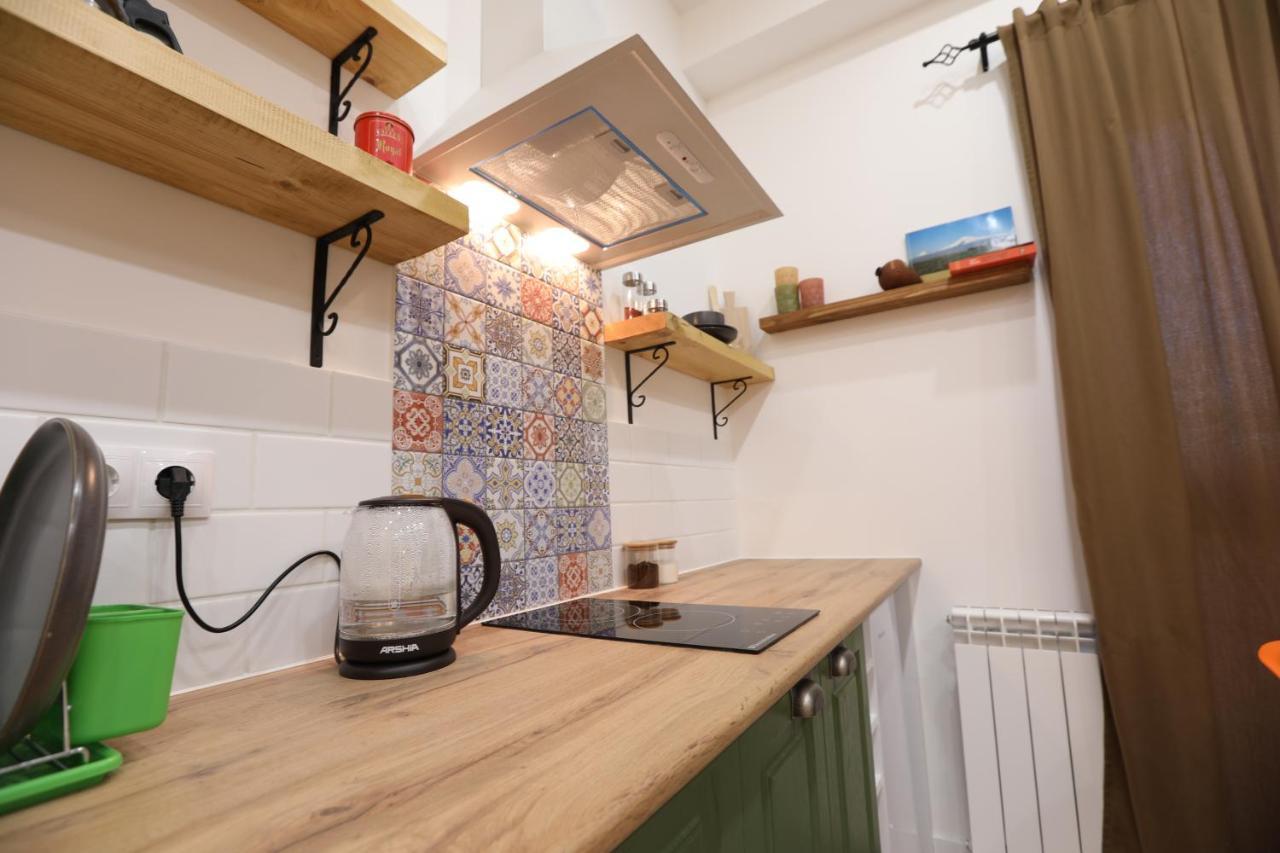 Hotelise I Tulip Apartment Yerevan Bagian luar foto