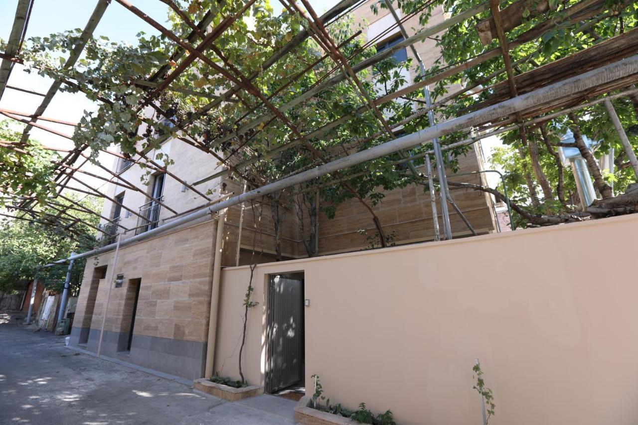 Hotelise I Tulip Apartment Yerevan Bagian luar foto