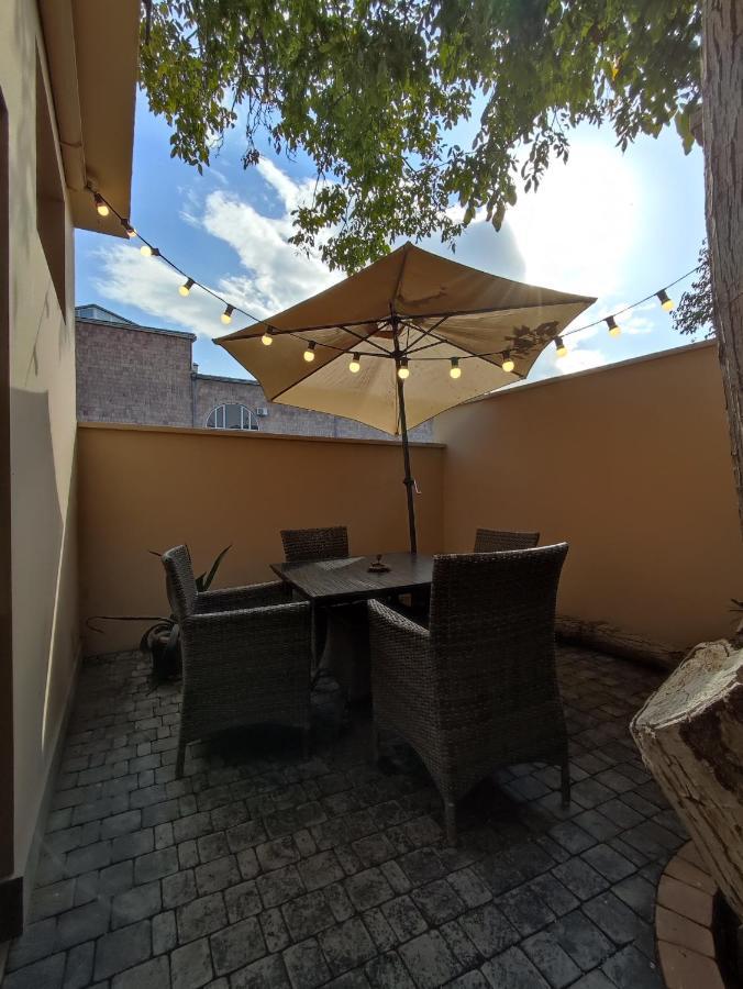 Hotelise I Tulip Apartment Yerevan Bagian luar foto