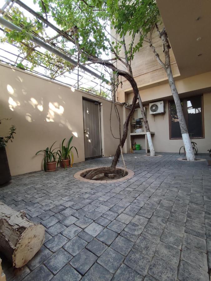 Hotelise I Tulip Apartment Yerevan Bagian luar foto